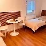 Traumhaft Modernes Mit 2 Einzelbetten Gemeinschaftsbad- Wc منزل للإقامة Aldingen (Tuttlingen)