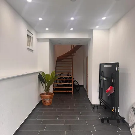 Traumhaft Modernes Mit 2 Einzelbetten Gemeinschaftsbad- Wc Проживание в семье