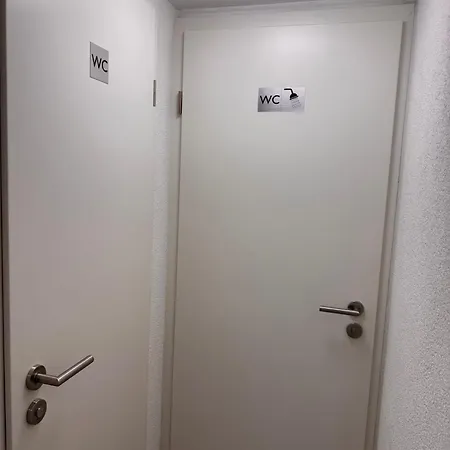 Traumhaft Modernes Mit 2 Einzelbetten Gemeinschaftsbad- Wc Aldingen (Tuttlingen)