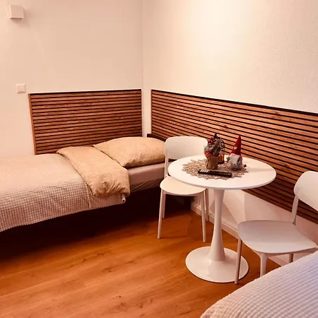 Quarto em Acomodações Particulares Traumhaft Modernes Mit 2 Einzelbetten Gemeinschaftsbad- Wc