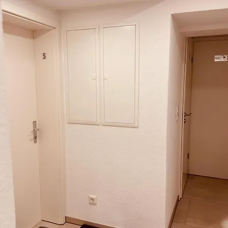 Quarto em Acomodações Particulares Traumhaft Modernes Mit 2 Einzelbetten Gemeinschaftsbad- Wc *