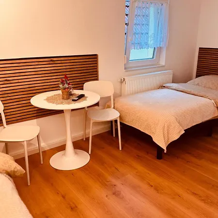 Traumhaft Moderne Einzelzimmer Gemeinschaftsbad- Wc Privatunterkunft Aldingen (Tuttlingen)